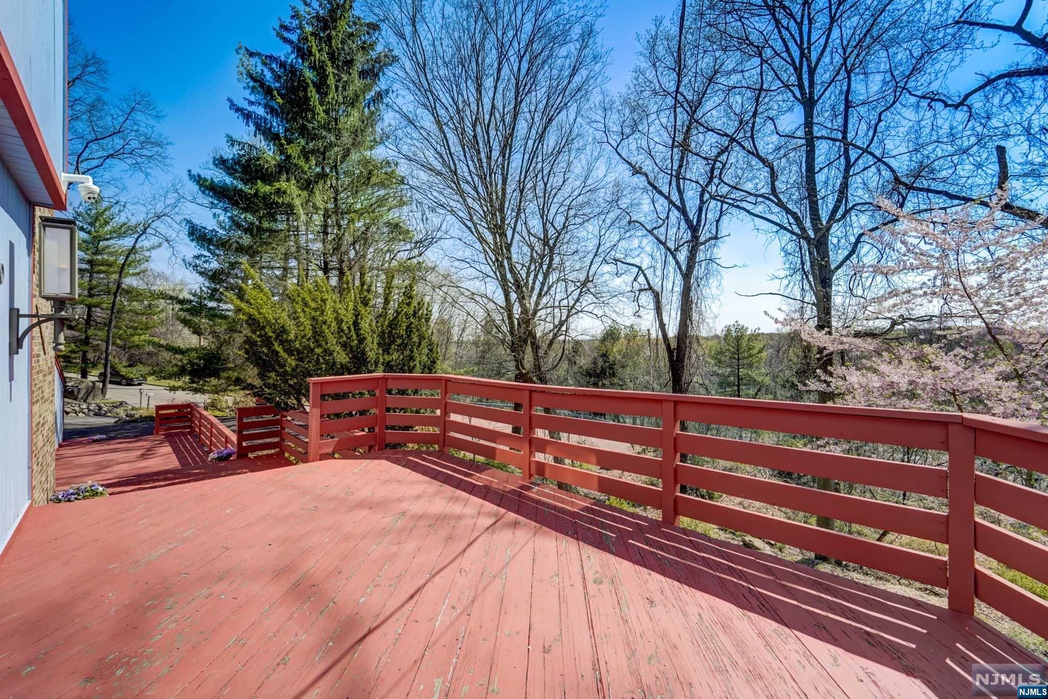 810 Shadow Ridge Road