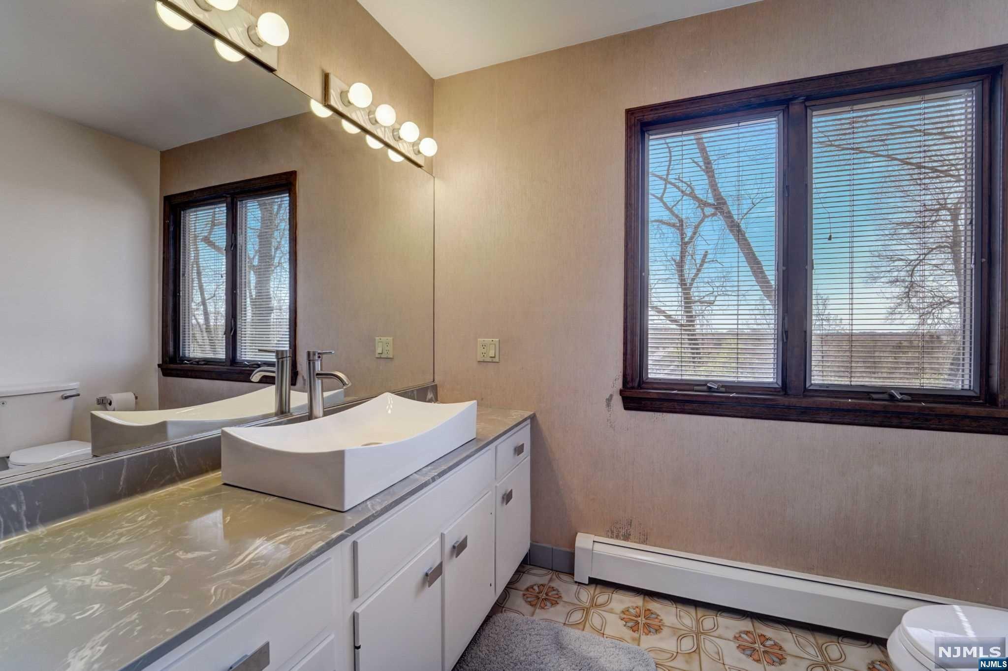 810 Shadow Ridge Road