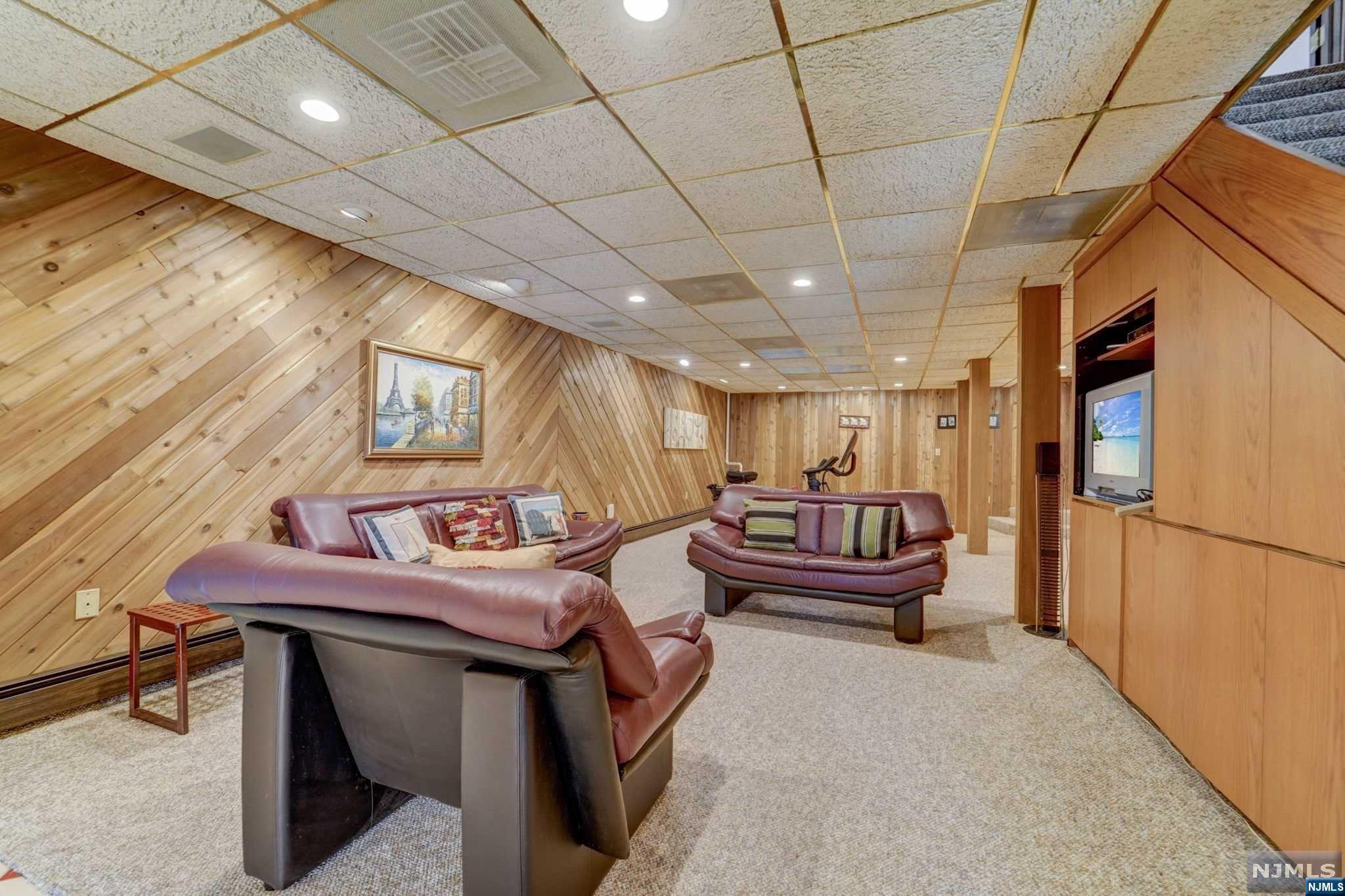 810 Shadow Ridge Road