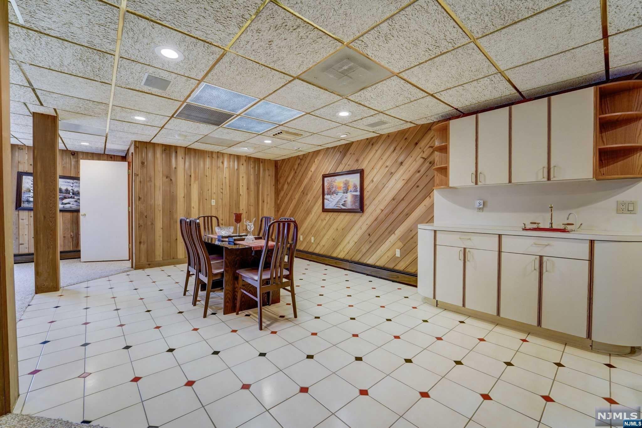 810 Shadow Ridge Road