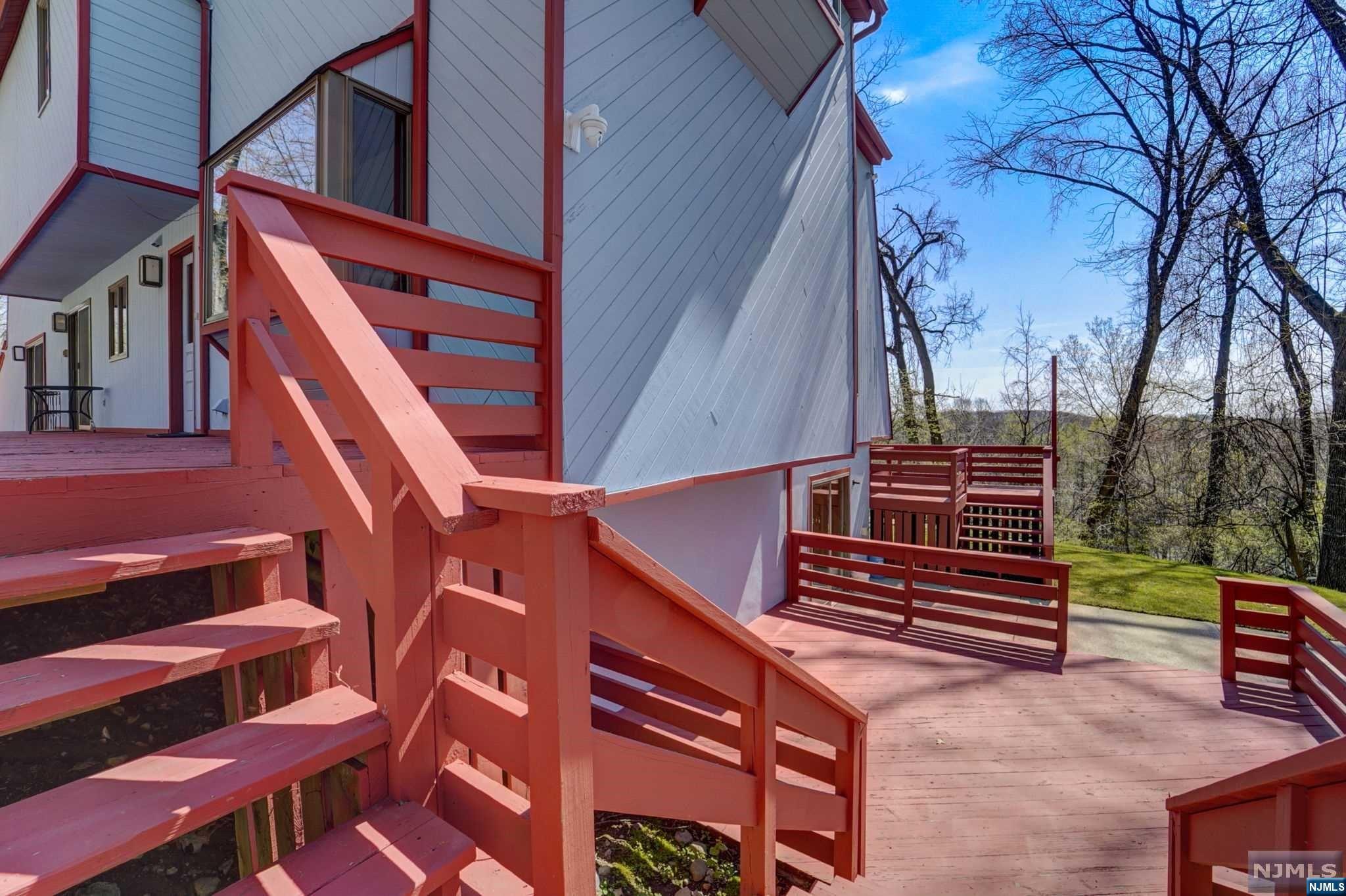 810 Shadow Ridge Road