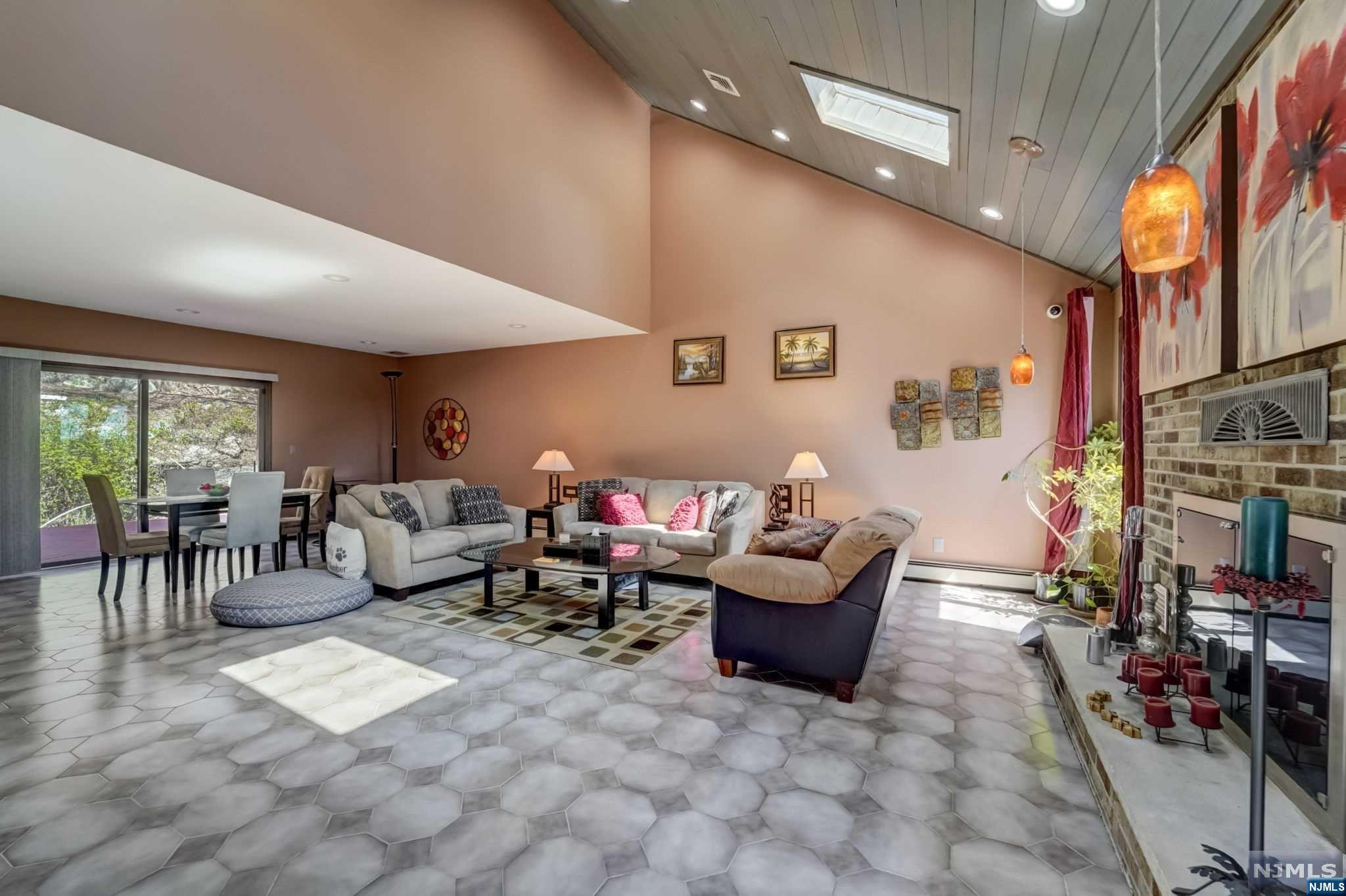 810 Shadow Ridge Road