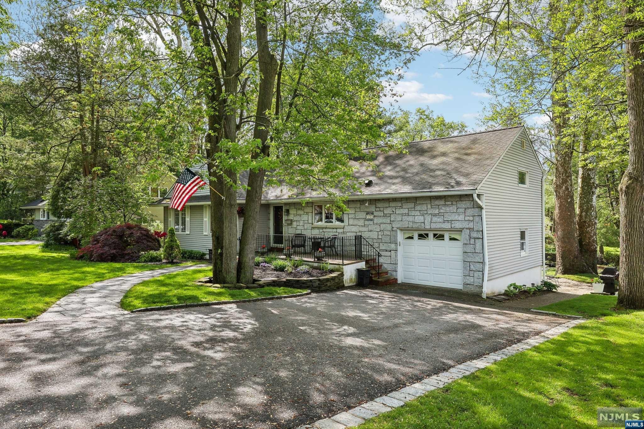 238 Mulberry Place