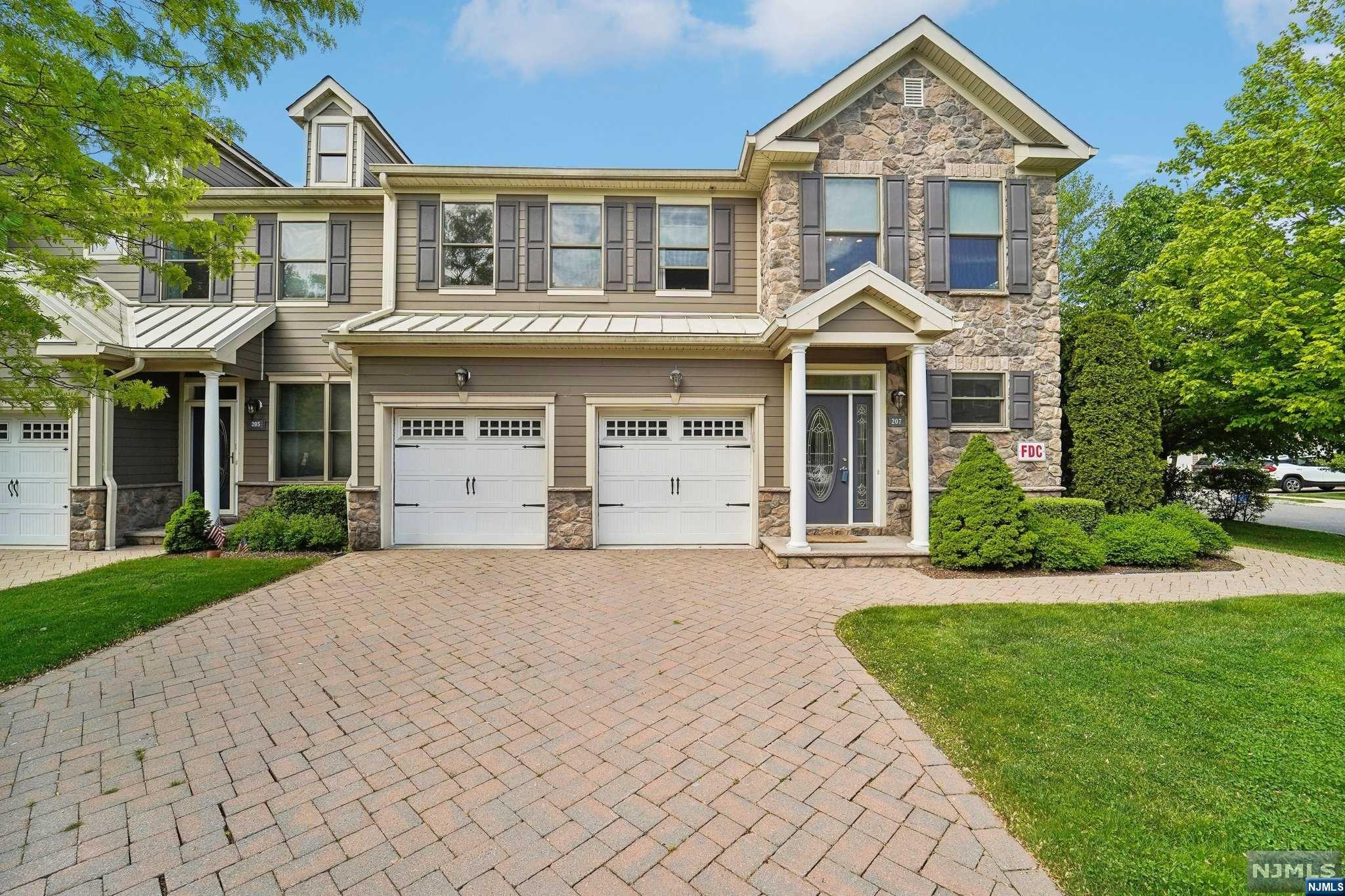 207 Whitney Lane