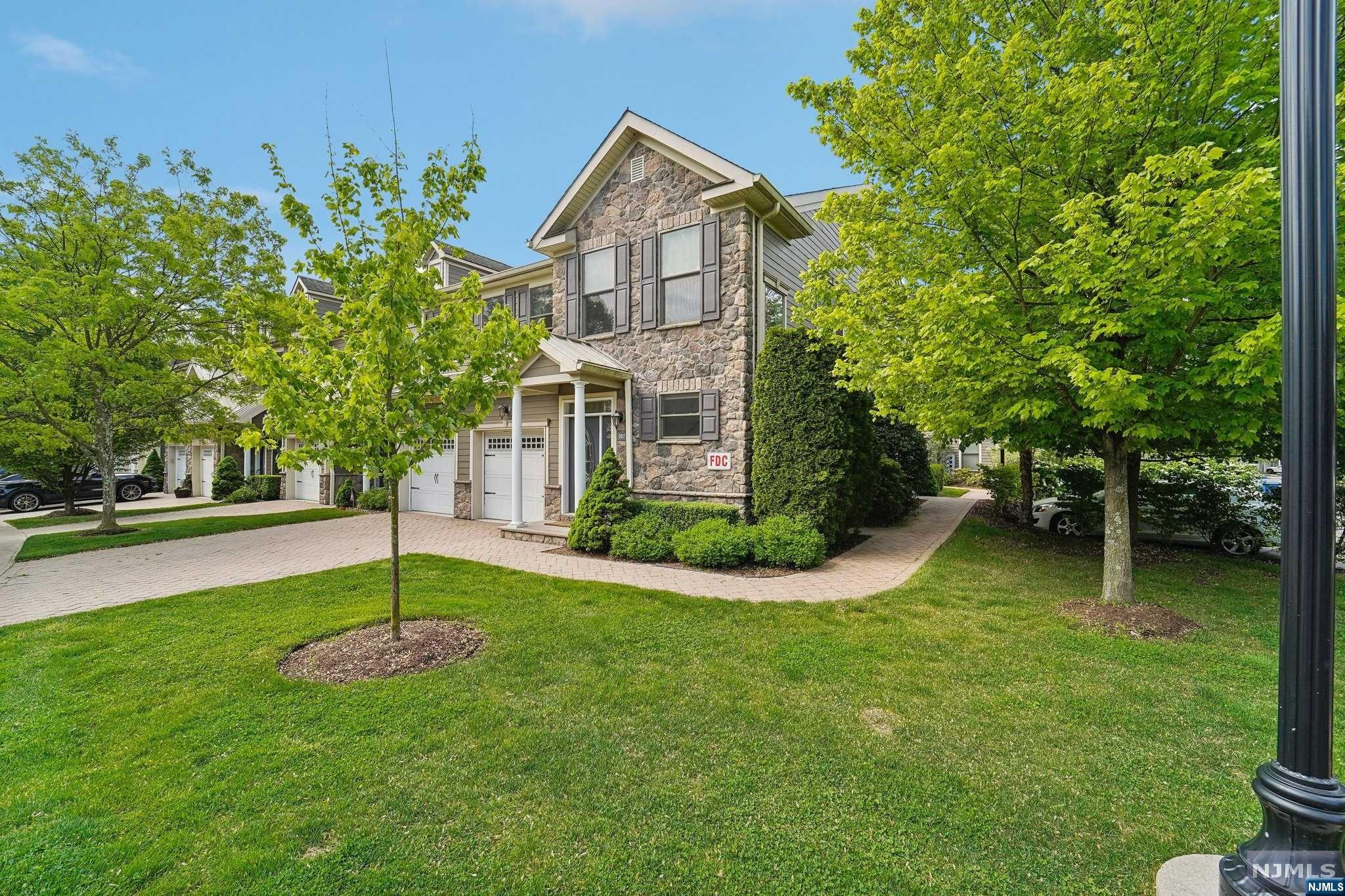 207 Whitney Lane