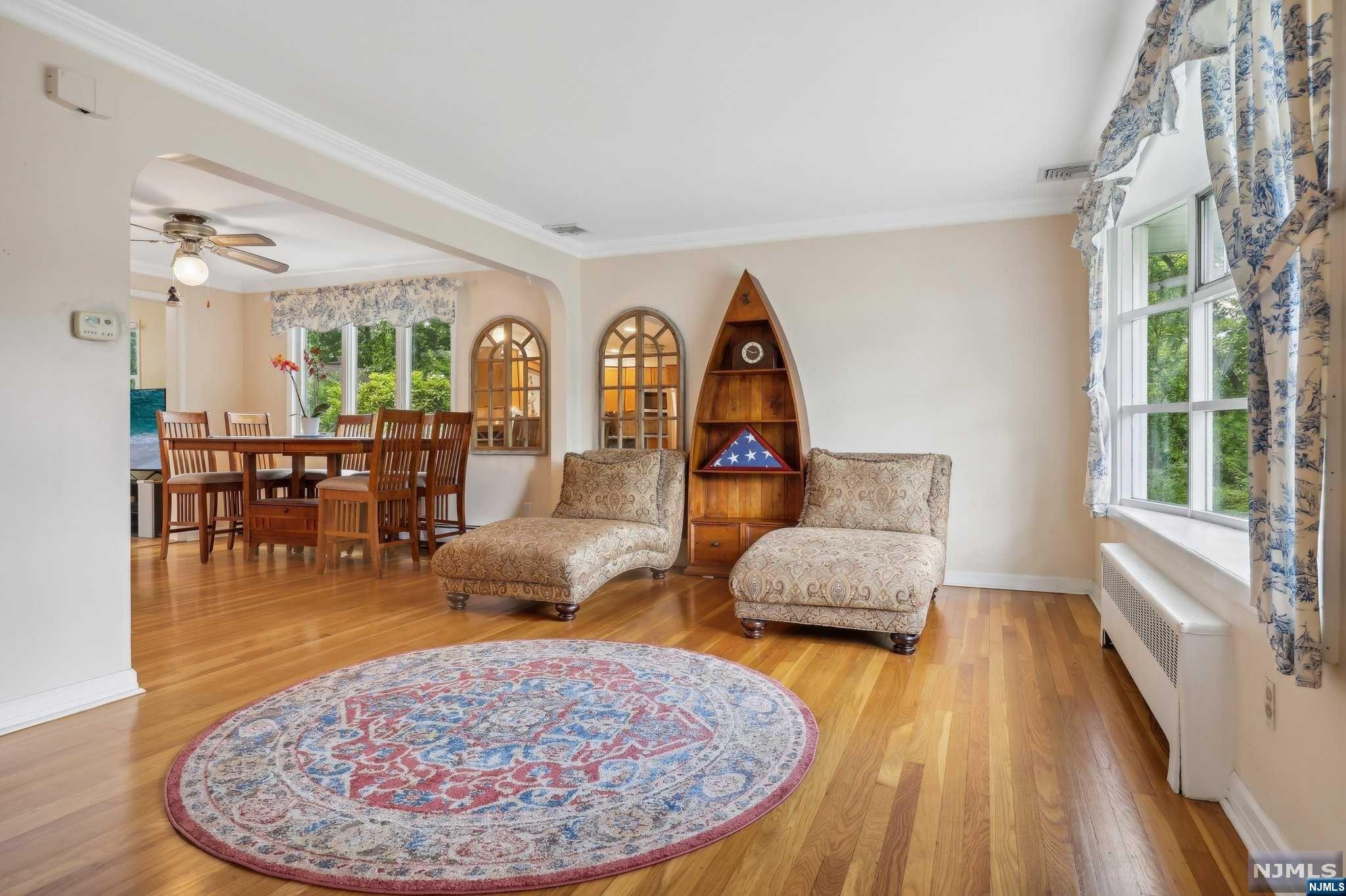 387 Walnut Street