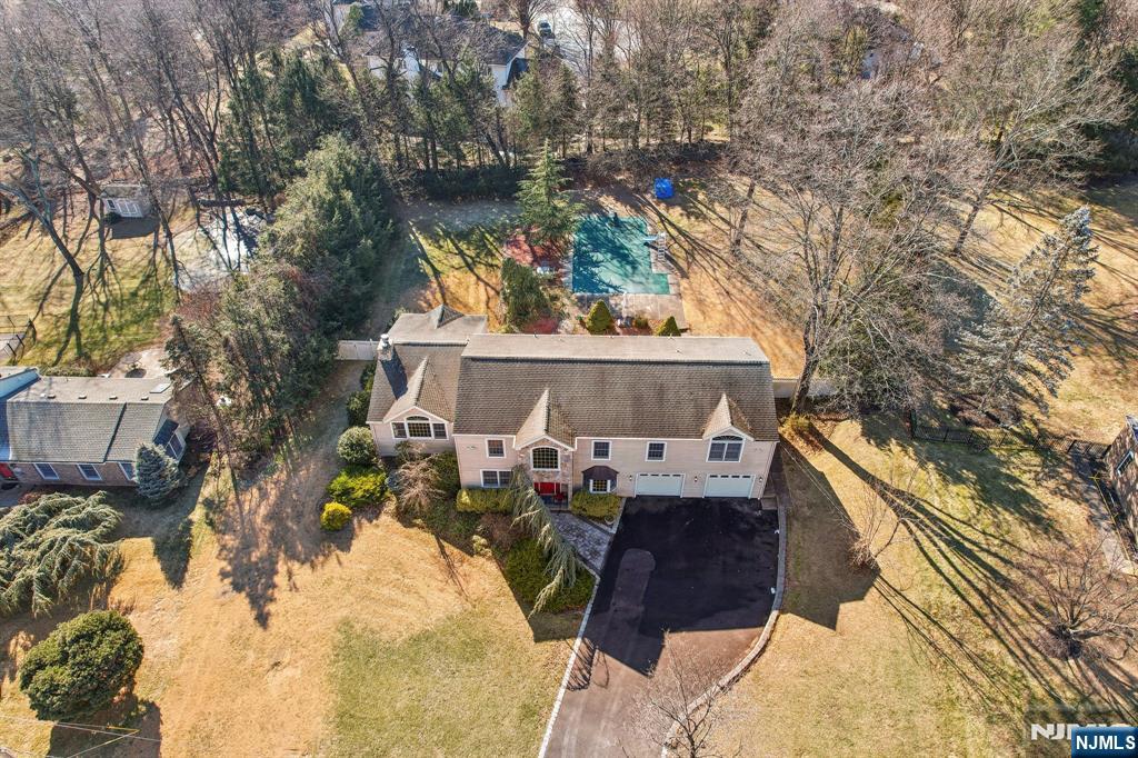 10 Wilton Drive