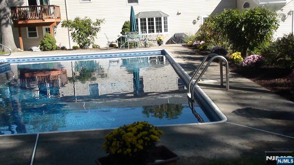 10 Wilton Drive