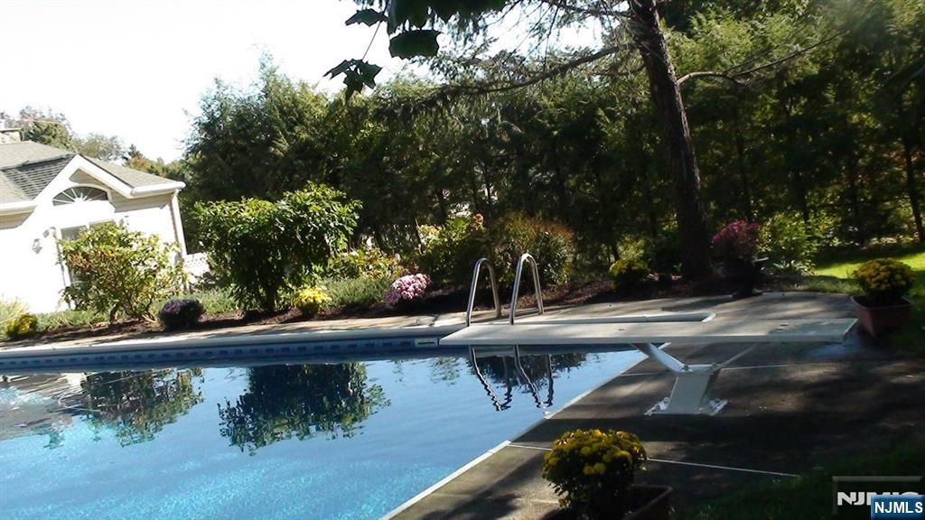 10 Wilton Drive