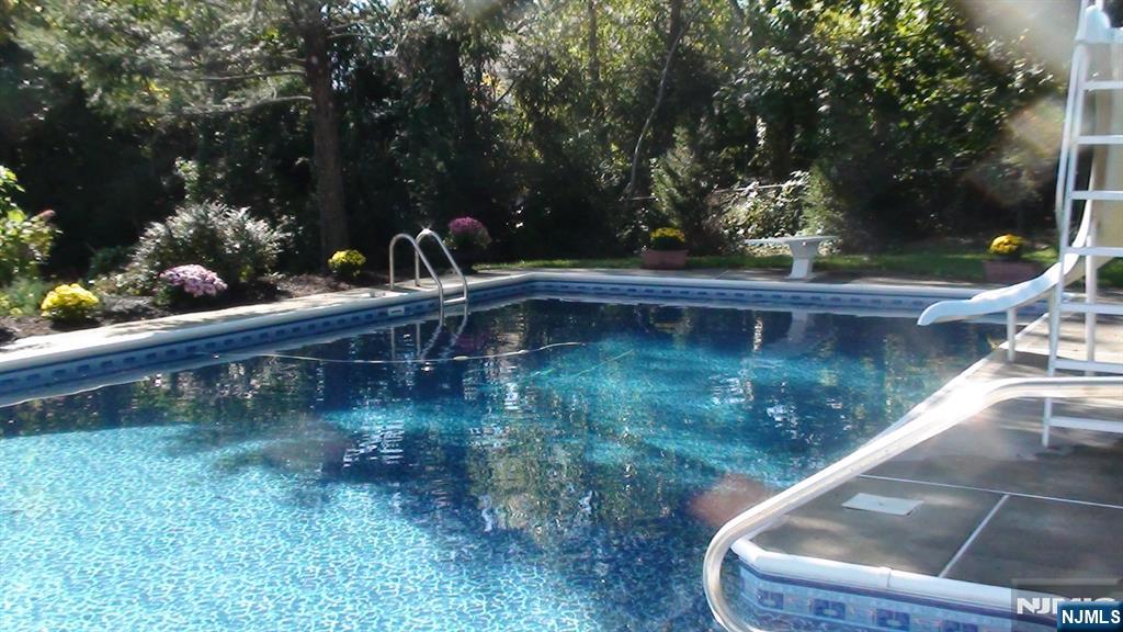 10 Wilton Drive