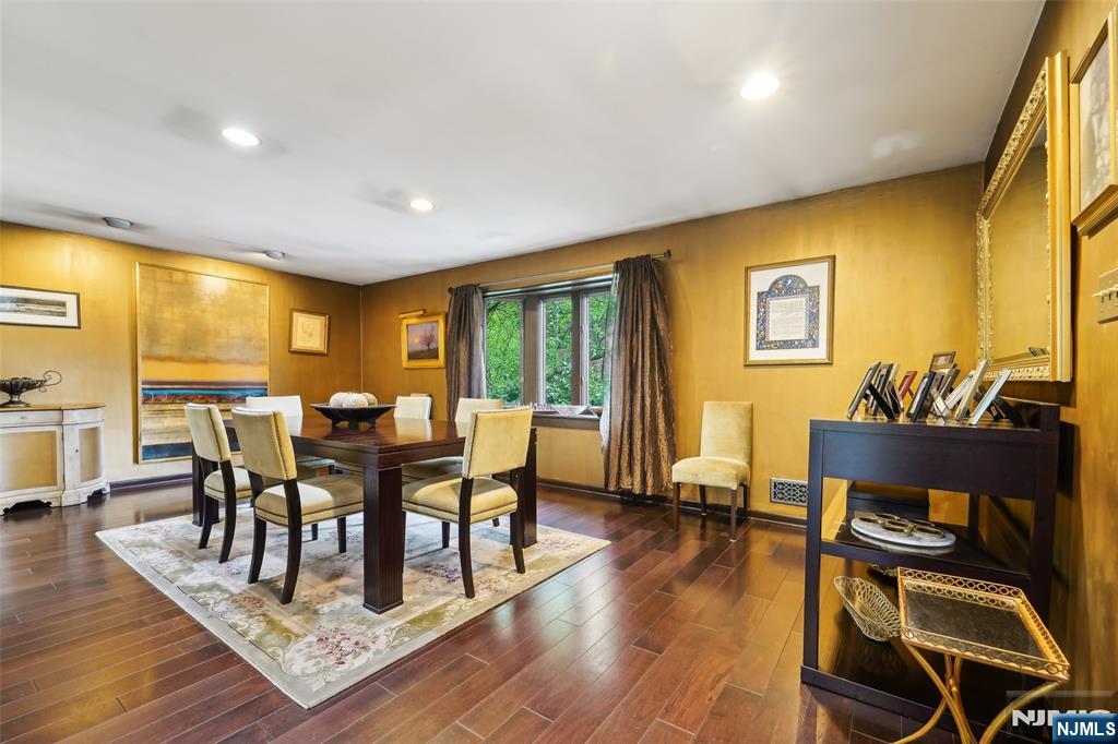 299 Forest Road