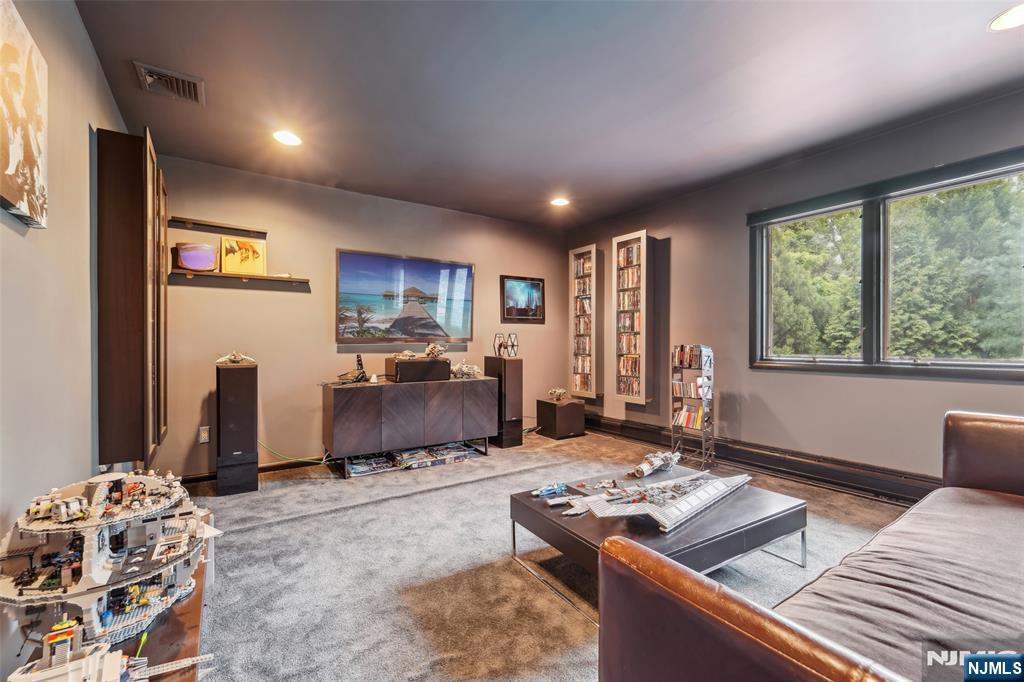 299 Forest Road