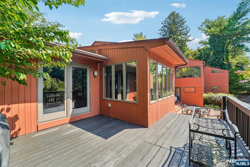 299 Forest Road