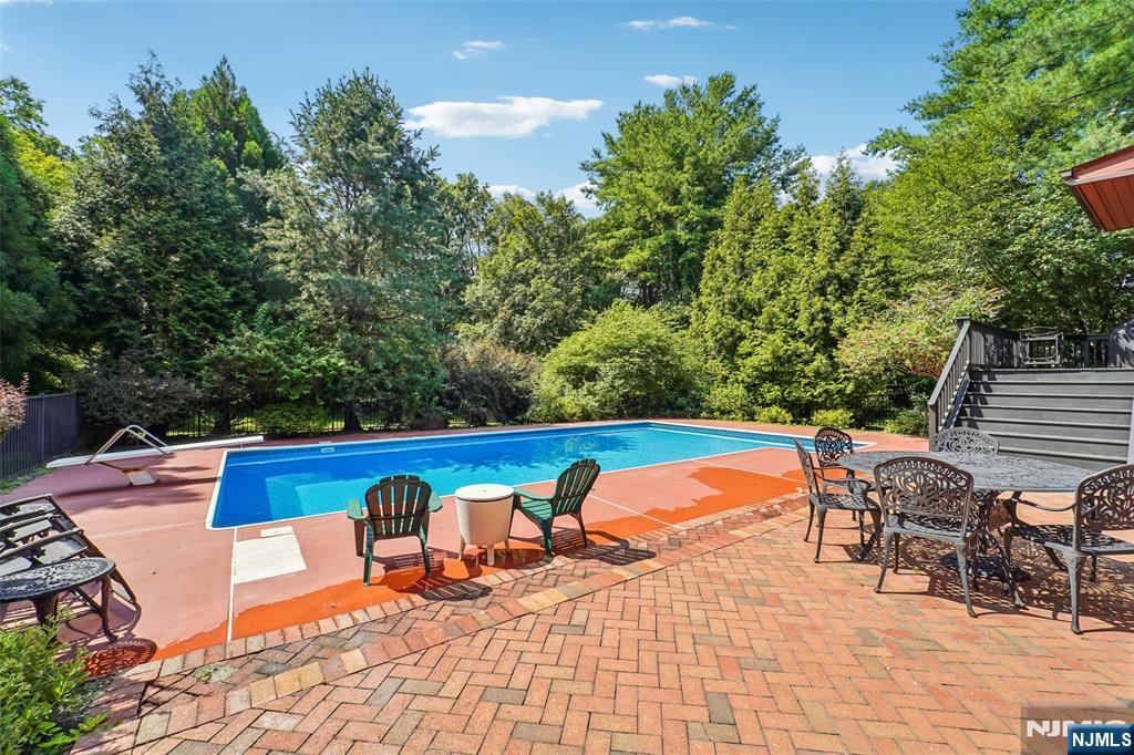 299 Forest Road