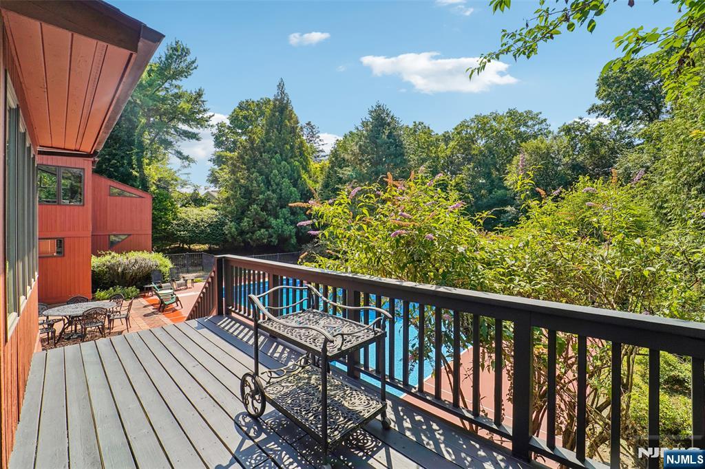 299 Forest Road