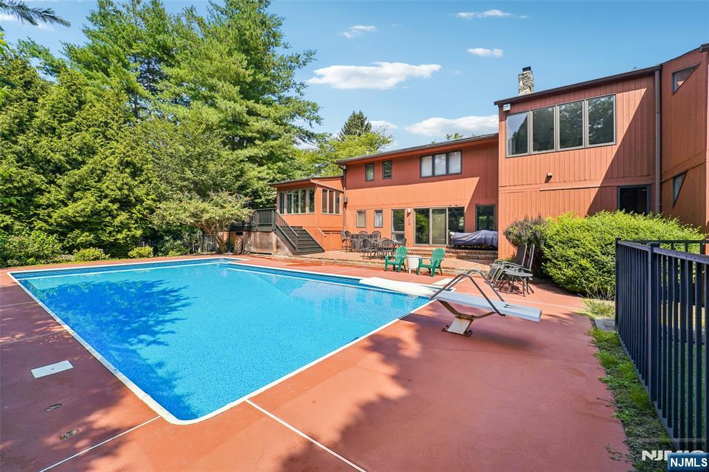 299 Forest Road