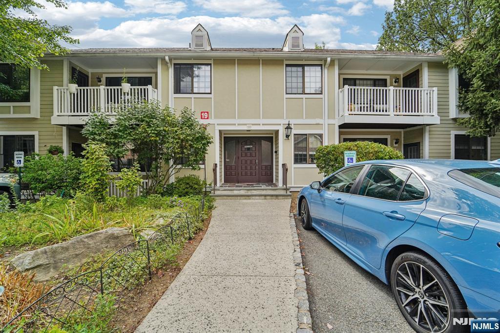 19J Foxwood Drive J