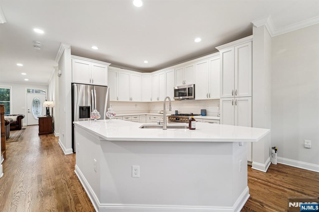 1704 Whitney Lane 1704