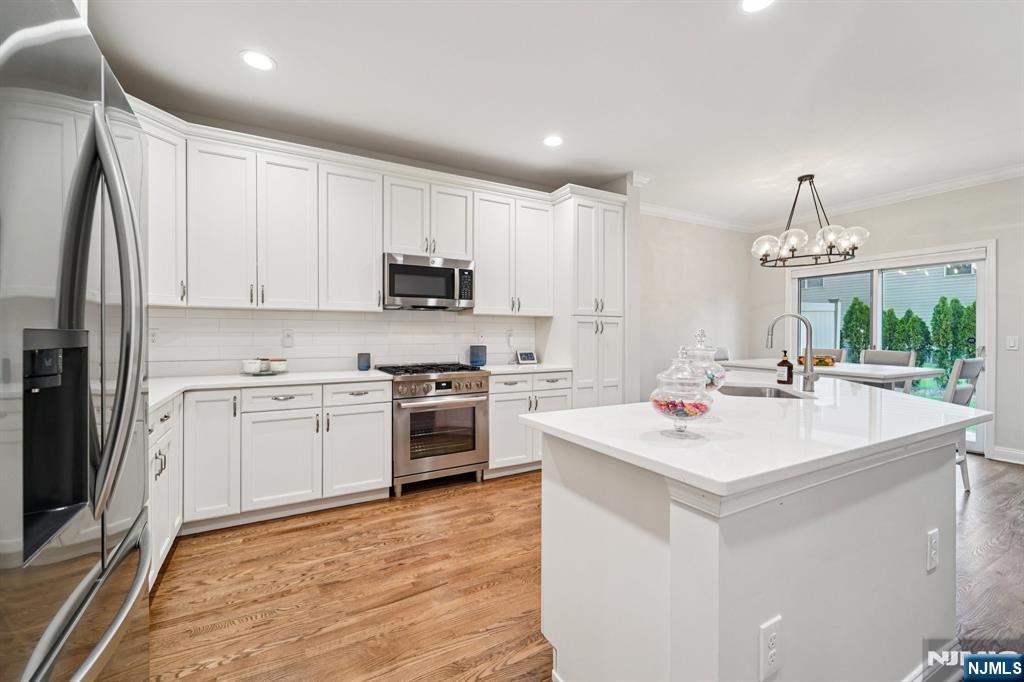 1704 Whitney Lane 1704