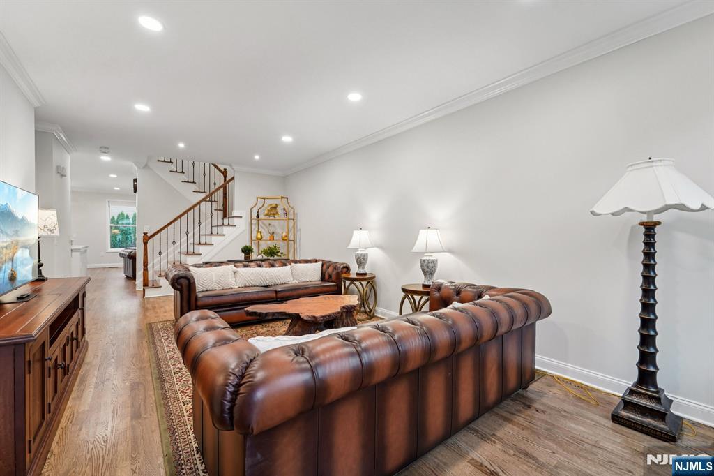 1704 Whitney Lane 1704