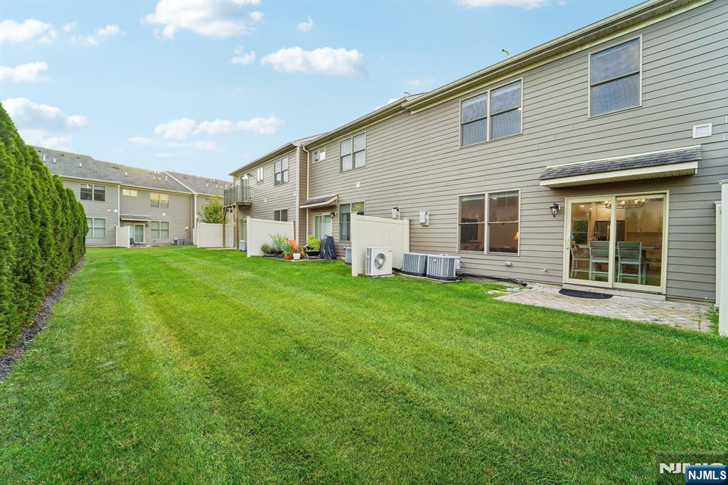 1704 Whitney Lane 1704