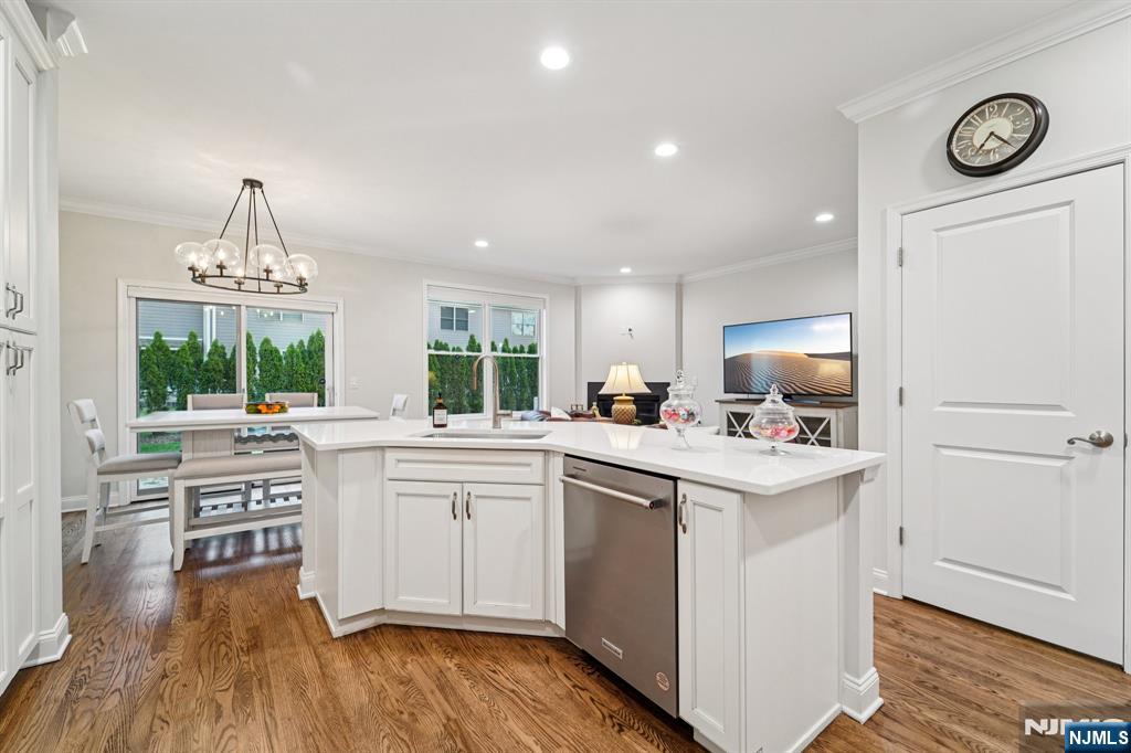 1704 Whitney Lane 1704
