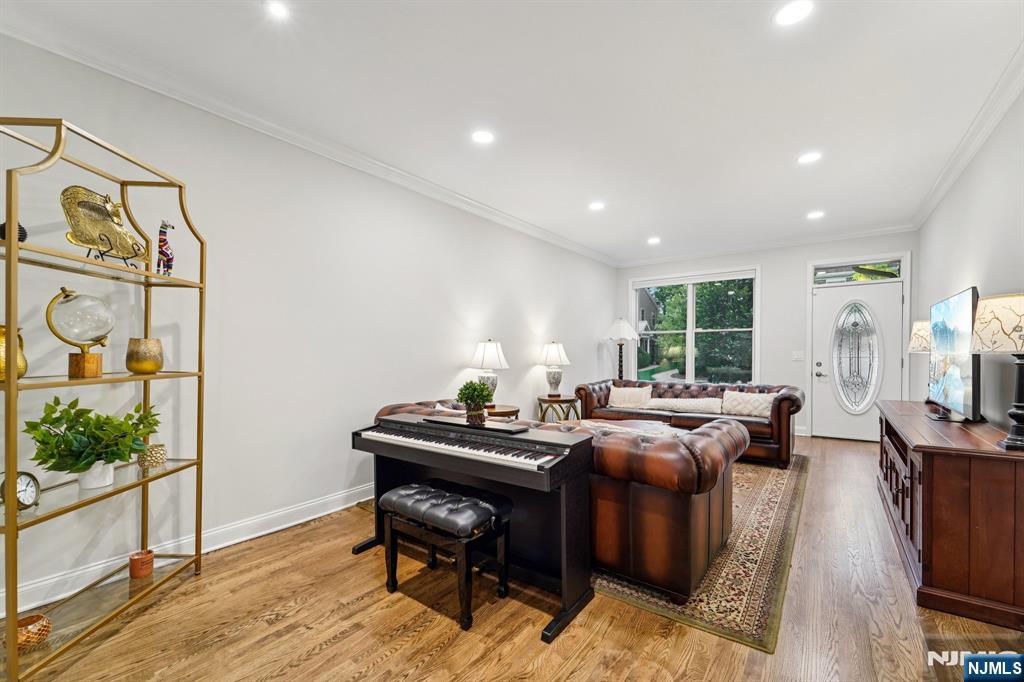 1704 Whitney Lane 1704