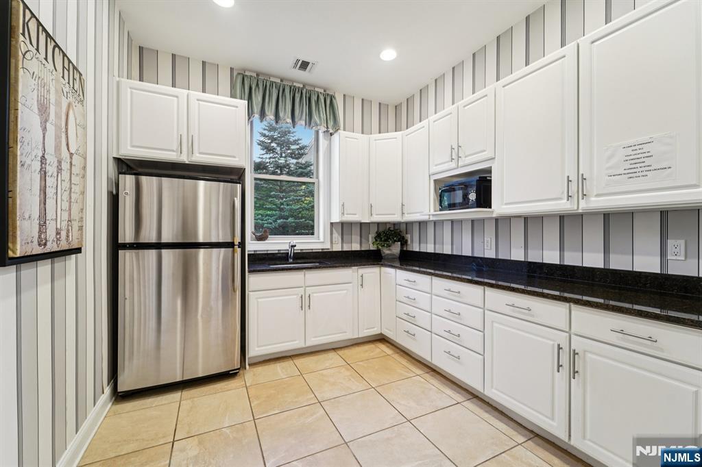 1704 Whitney Lane 1704