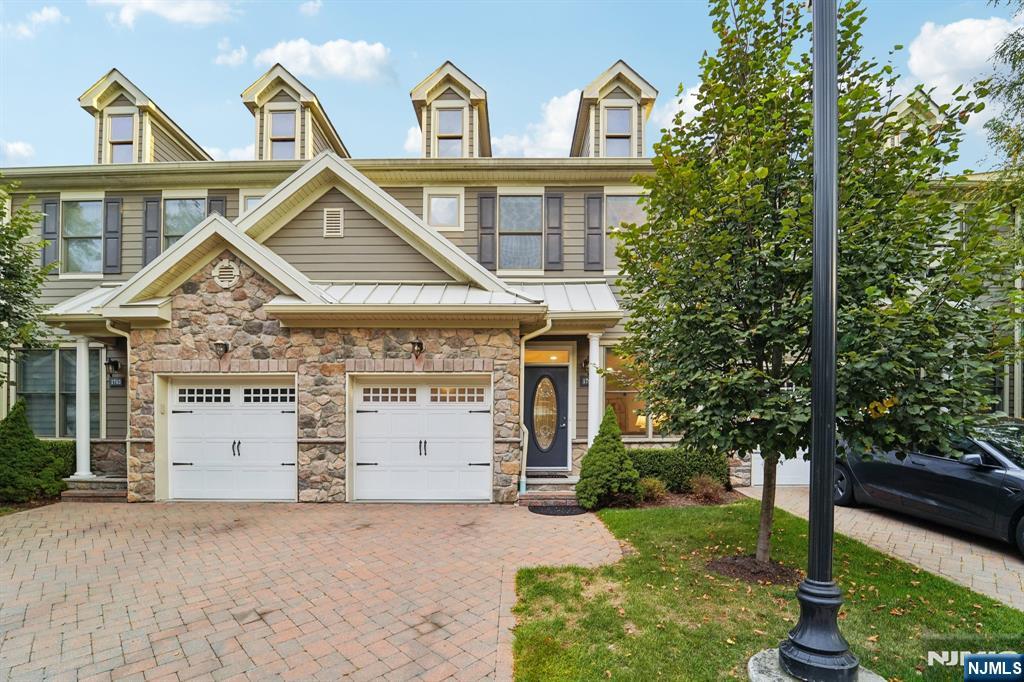 1704 Whitney Lane 1704