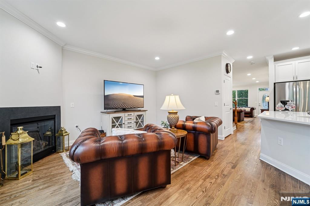 1704 Whitney Lane 1704