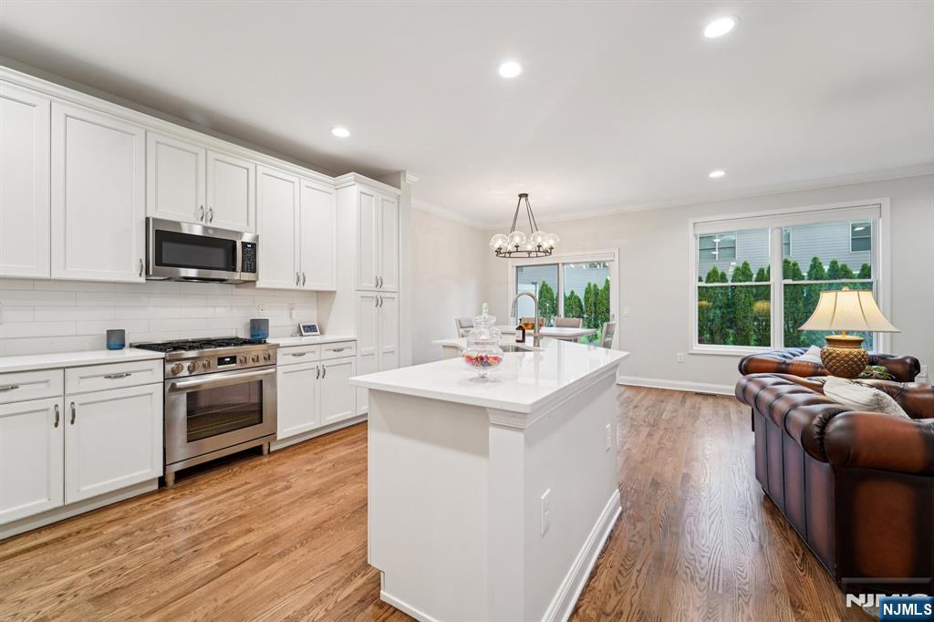 1704 Whitney Lane 1704