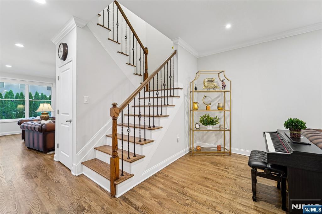 1704 Whitney Lane 1704