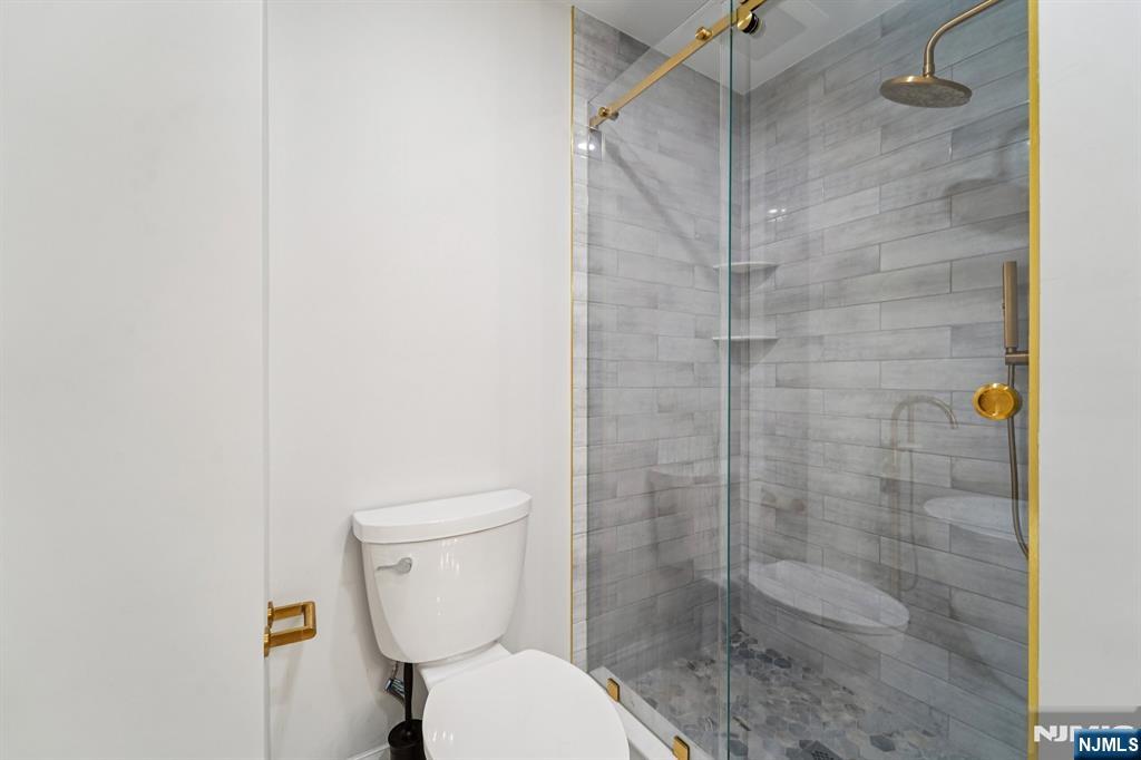 1704 Whitney Lane 1704