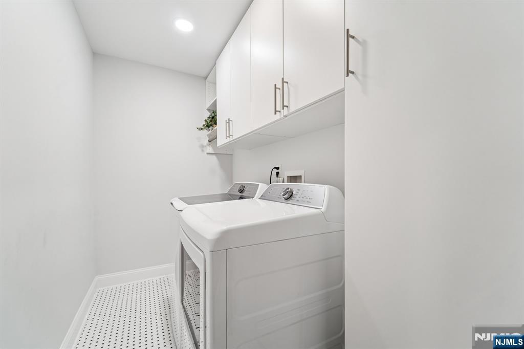 1704 Whitney Lane 1704