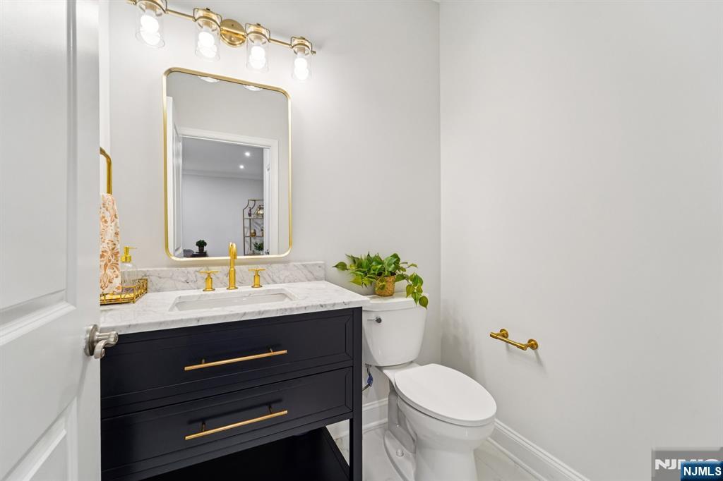 1704 Whitney Lane 1704