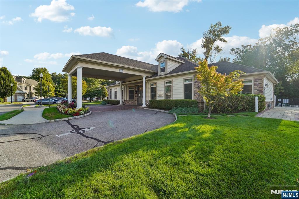 1704 Whitney Lane 1704