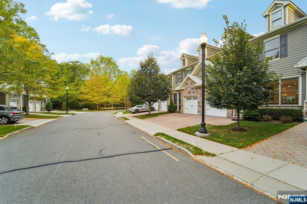 1704 Whitney Lane 1704