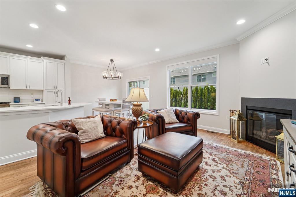 1704 Whitney Lane 1704