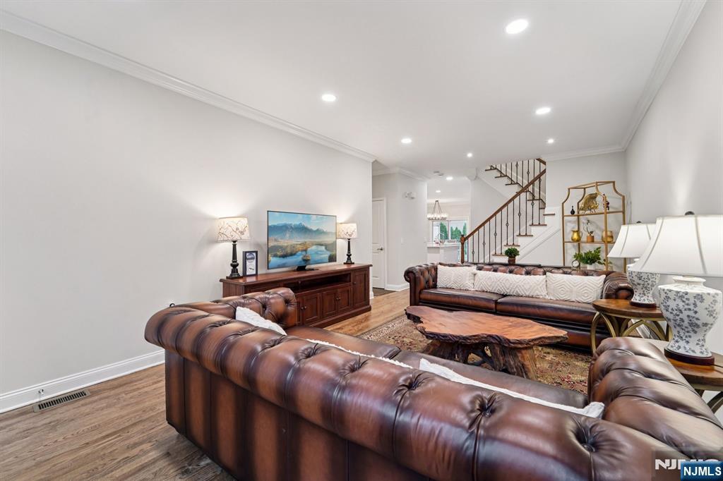 1704 Whitney Lane 1704