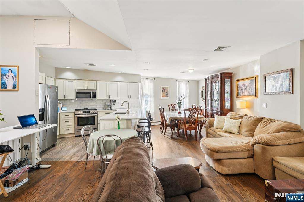 4410 Bergen Turnpike