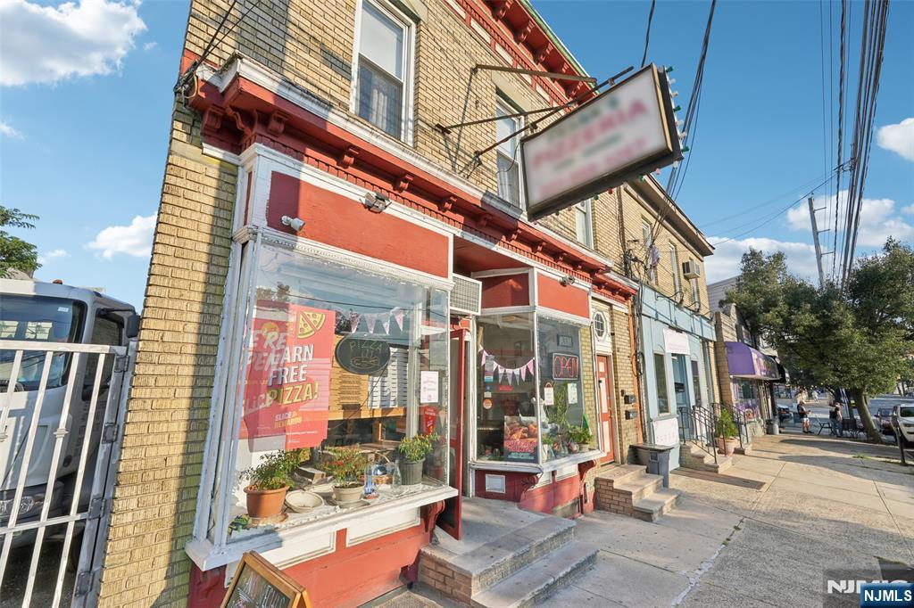 4410 Bergen Turnpike