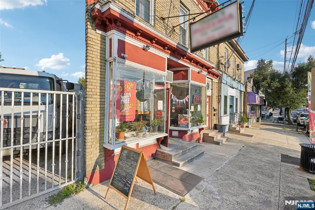 4410 Bergen Turnpike