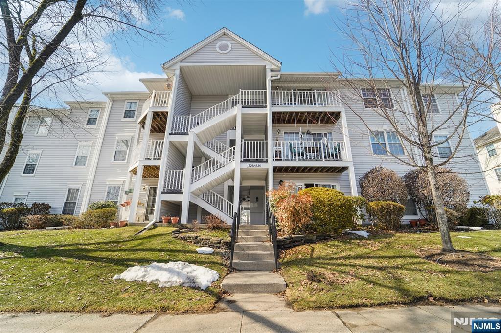 528 Holly Court