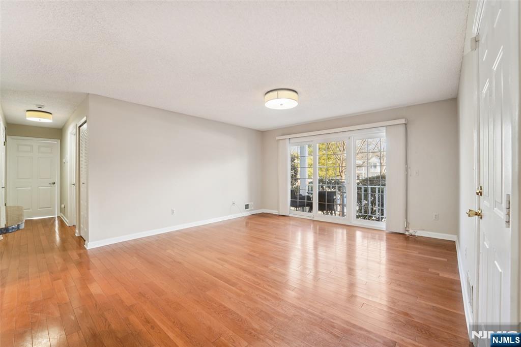 528 Holly Court