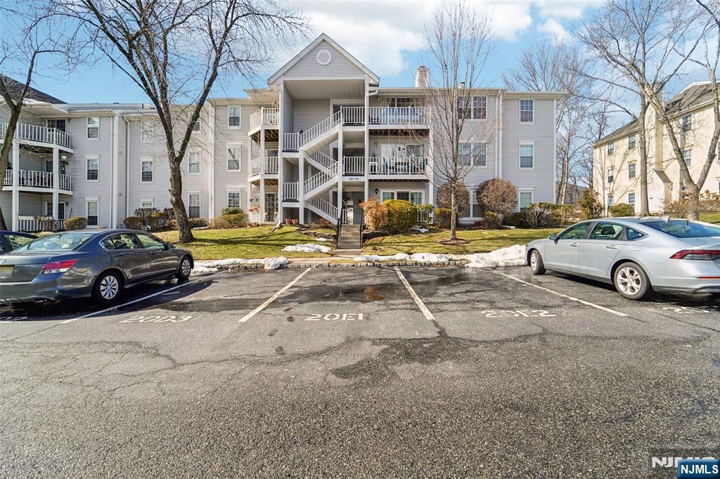 528 Holly Court