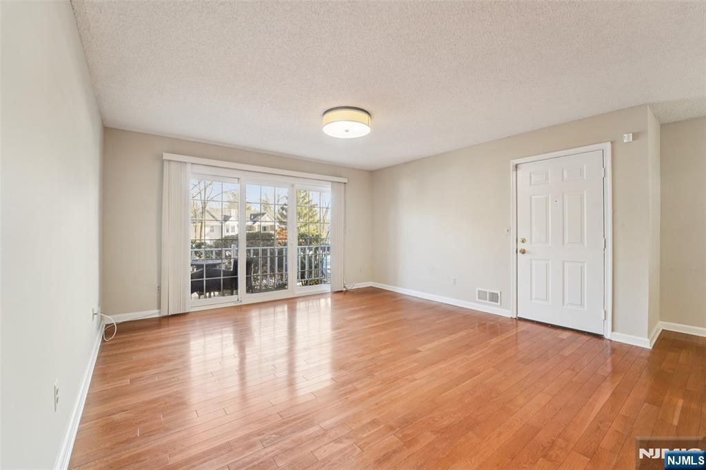 528 Holly Court