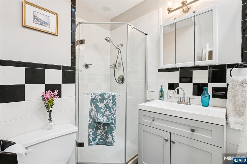 4410 Bergen Turnpike