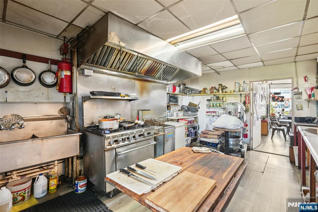 4410 Bergen Turnpike