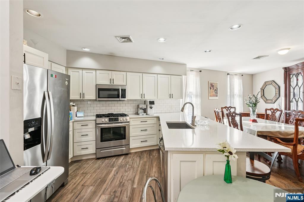 4410 Bergen Turnpike