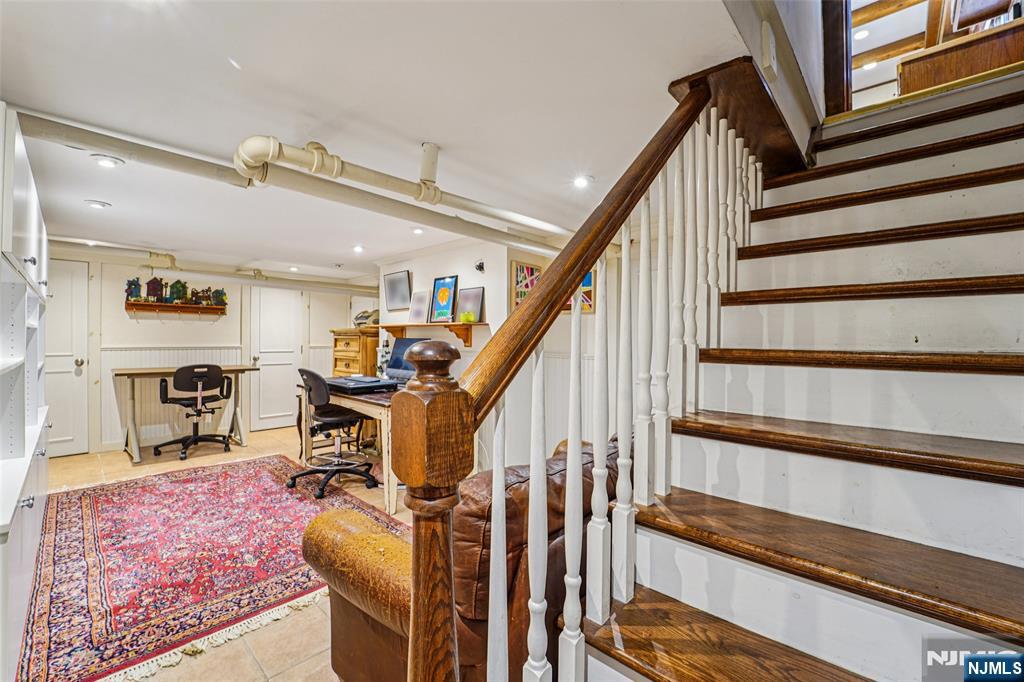 10 Crescent Place